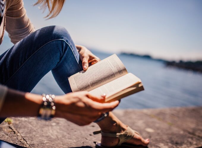 7 Reasons to Put Down Your Phone and Pick up a Book